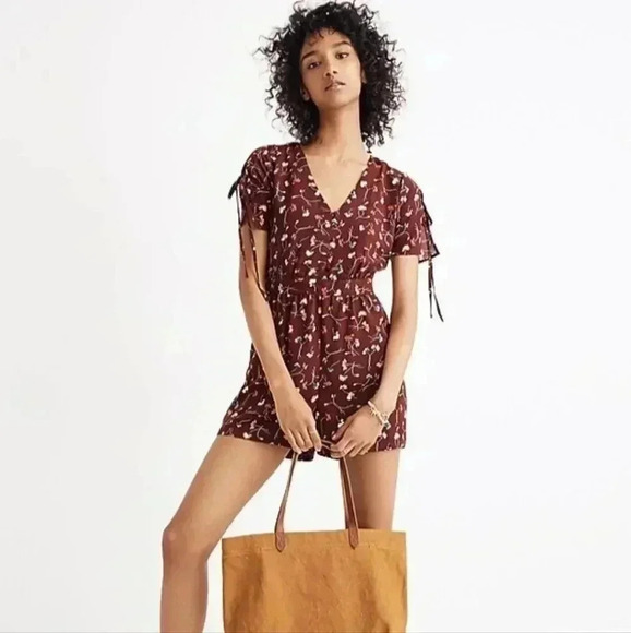 Madewell Floral  Romper Burgandy Size 6 Carnations Short Flutter Sleeve - Picture 1 of 16